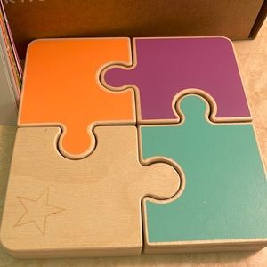 Lovevery chunky wooden jigsaw puzzle
